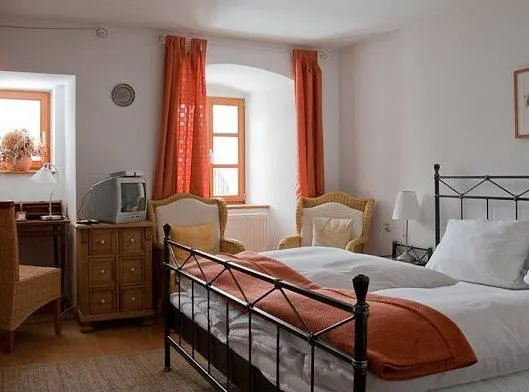Gutshof Mengersdorf - Image 1