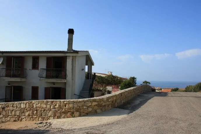 Ravinala Rentals House - Image 1