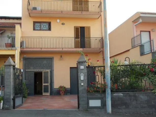 Etna Sun Guest House - Image 1
