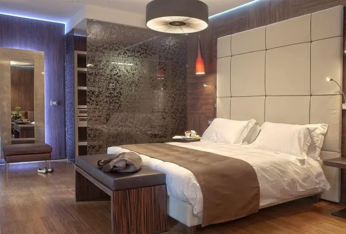 BERG LUXURY HOTEL - Image 1