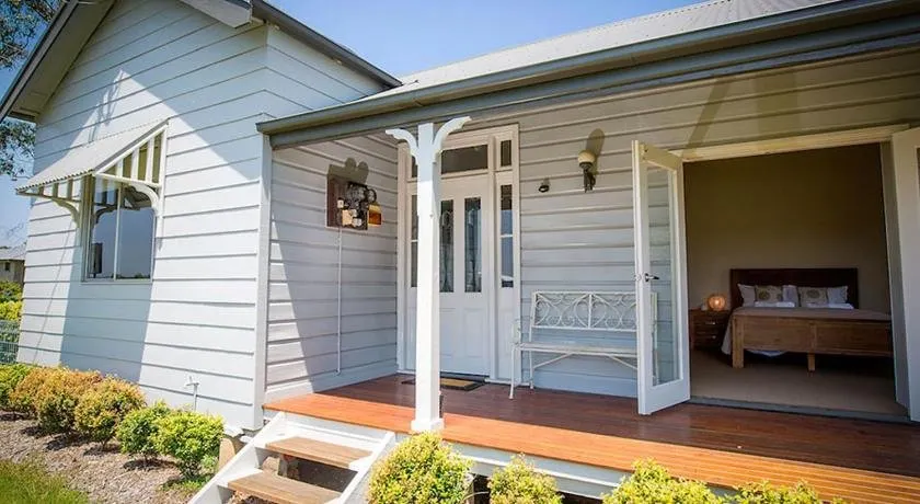 Wine Country Cottage located right at the Hunter Valley gateway, close to everything - Image 1