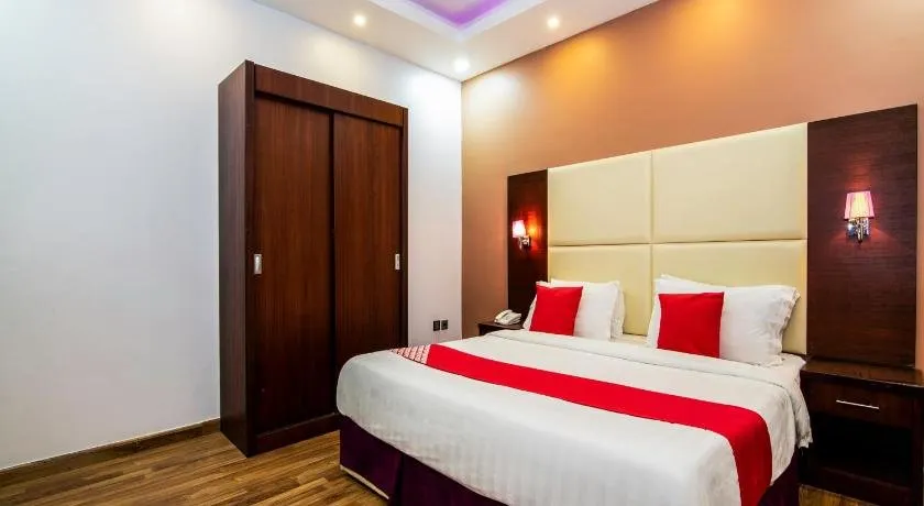OYO 135 Yahalla Hotel Units 2 - Image 1