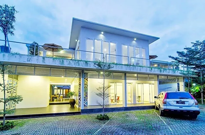 Seruni Guest House - Image 1