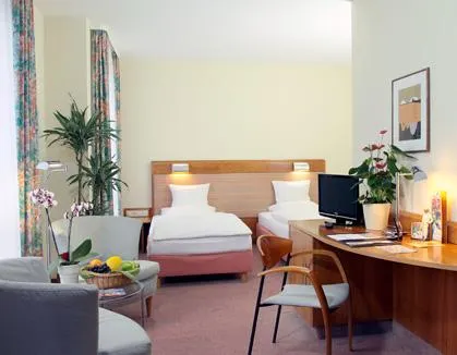 Altstadt Hotel zur Post Stralsund - Image 1