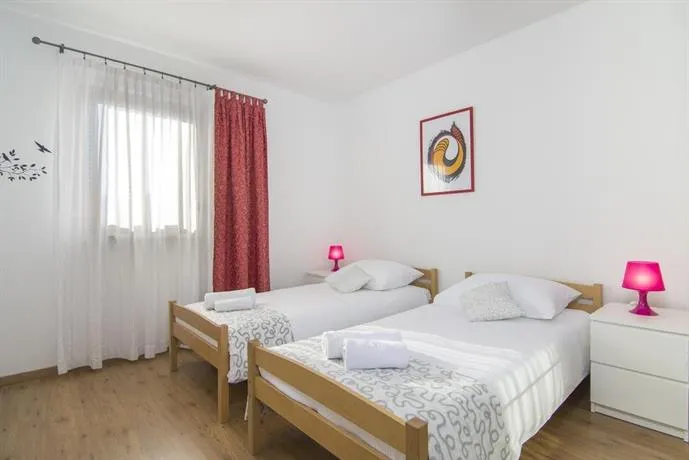 Holiday home Maris Rasa - Image 1