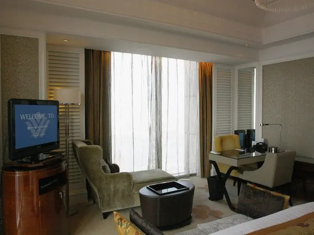 Wyndham Grand Plaza Royale Oriental Shanghai - Image 1