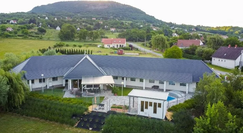 Szent Gyorgy-hegy Residence - Image 1
