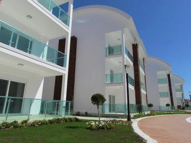 Side Gardenia Residence - Image 1