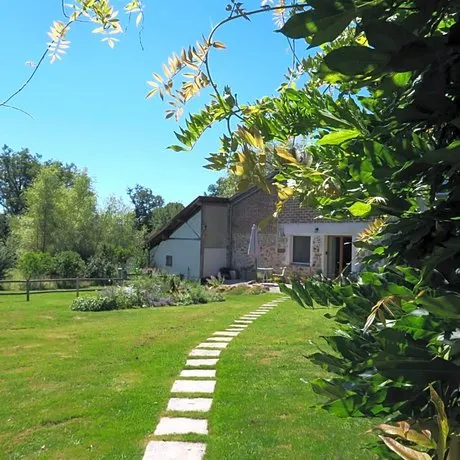 Serenite Verte A La Tuilerie Accommodation - Image 1
