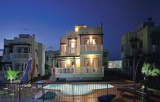 Turquoise Resort Apartments - Image 1