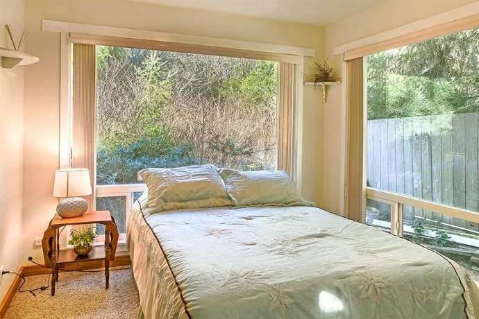 Aloha Beach Cabin - Image 1