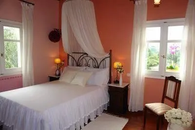 Riza Stone Cottage - Image 1
