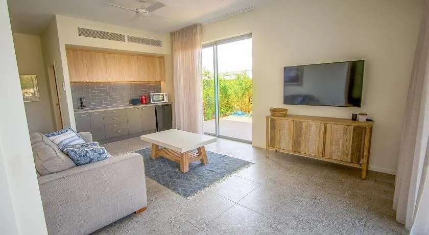 Dune Beachfront Apartments - Image 1
