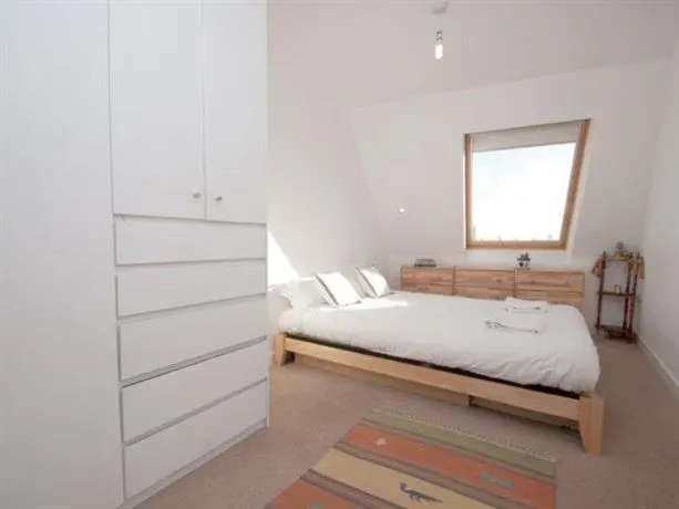 Veeve  Top Of The World White Lion Street 2 Bed Penthouse Islington - Image 1