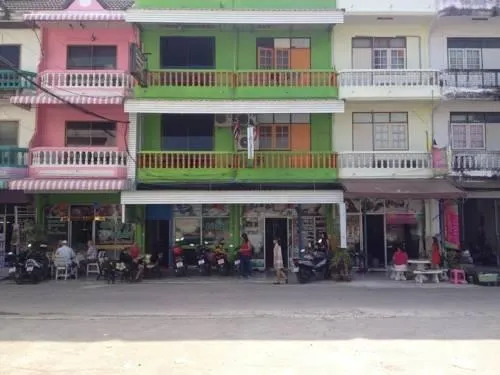 Charoen Guesthouse - Image 1