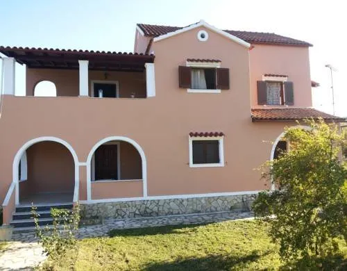 Yiouli Holiday Home - Image 1