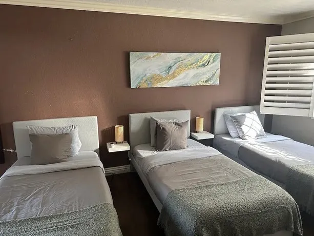 Days Inn long beach - Image 1