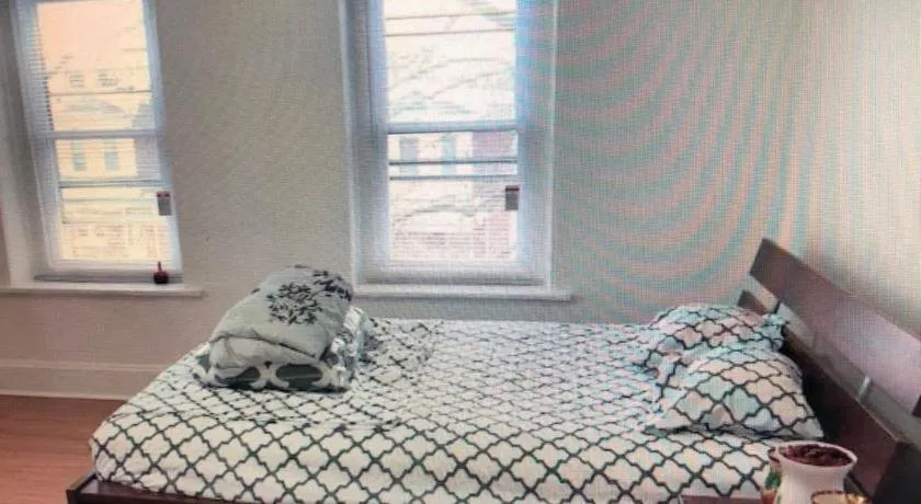 Apt near Einstein’s Hospital and Lasalle University - Image 1