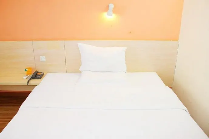 7 Days Inn South of Yulin Street - Image 1