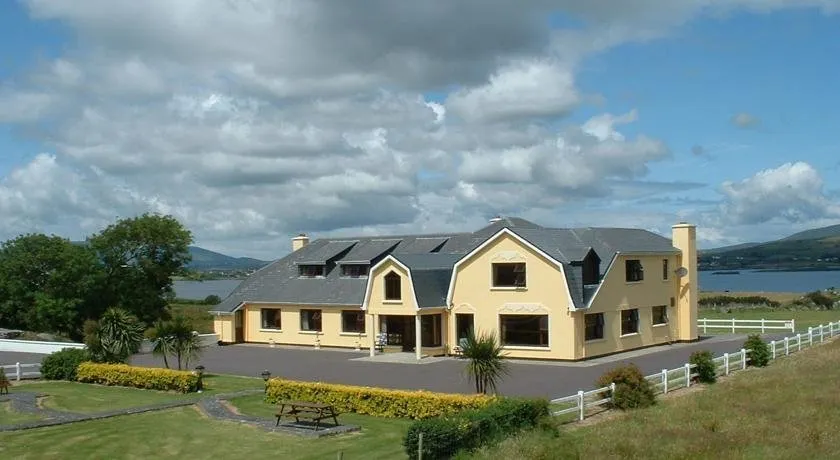 Lakelands Farm Guesthouse - Image 1
