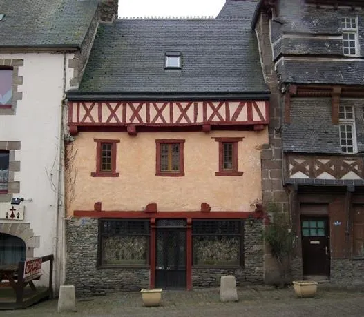 Le gîte de La Roche Derrien - Image 1