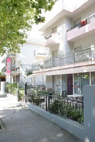 Hotel Midi - Image 1