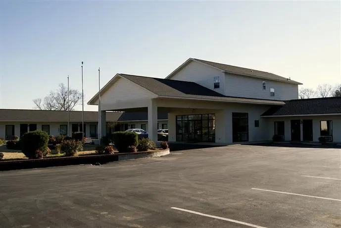 American Inn & Suites - Image 1