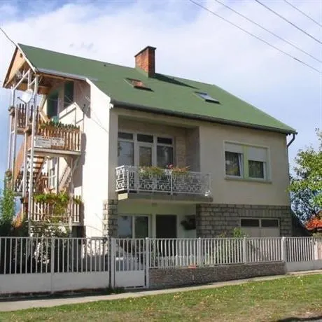 Sziszi Vendeghaz - Image 1