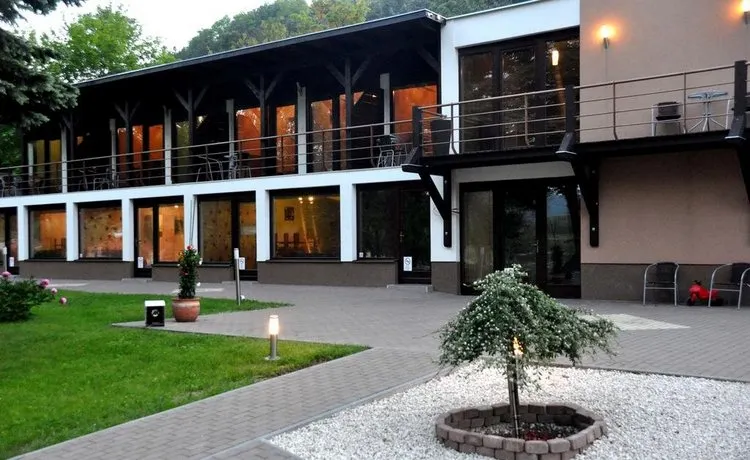 ADAMKÓ APARTMANHÁZ ORF"U - Image 1