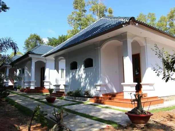 Tai Phat Bungalow - Image 1