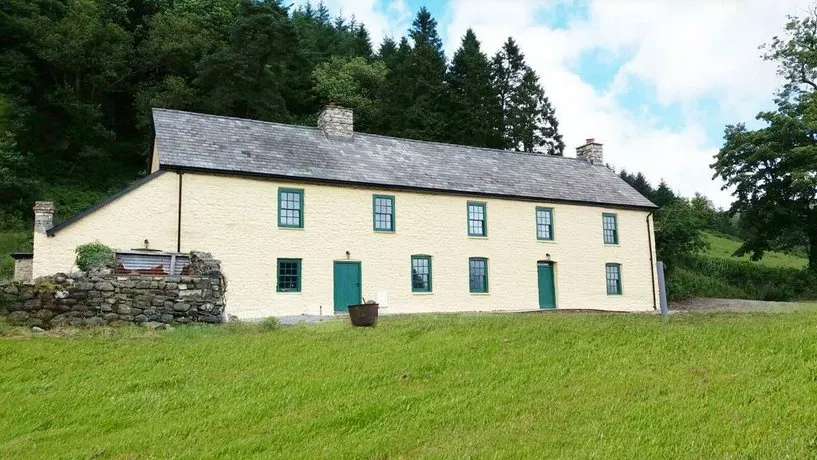 Ffermdy Llanwrtyd - Image 1