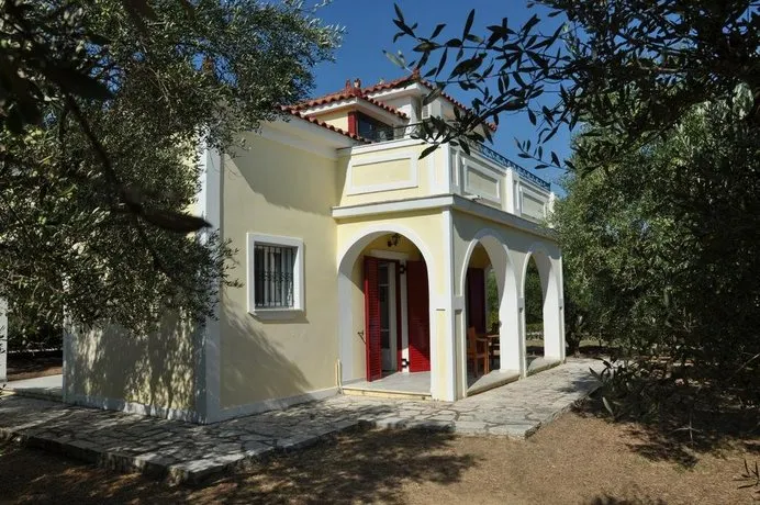 Lennas Holidays Houses - Image 1