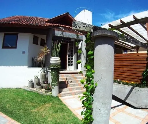 Sunhouse Backpackers - Image 1