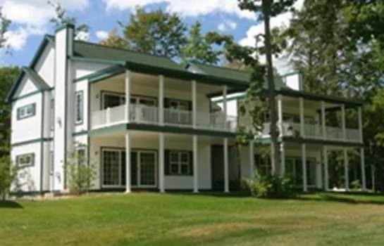 Chief Golf Cottages - Image 1