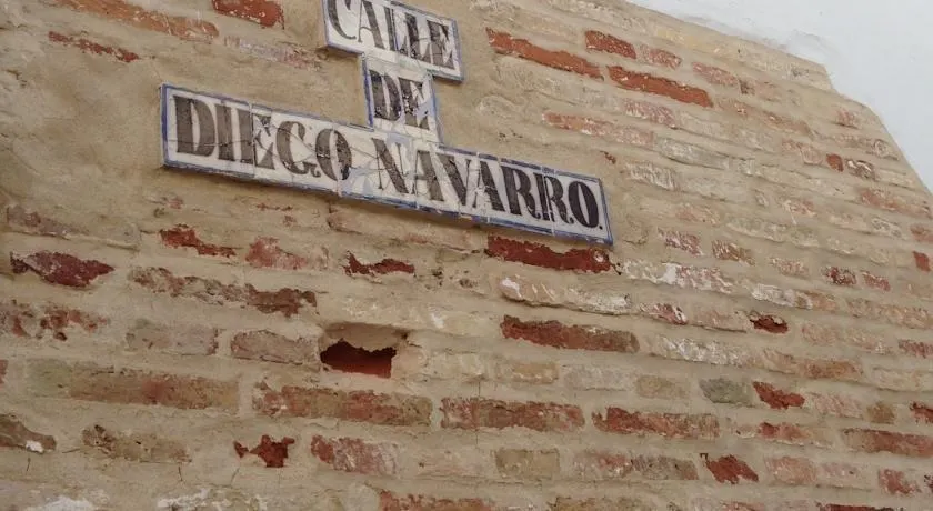 Quartos City Apartments Carmona - Image 1