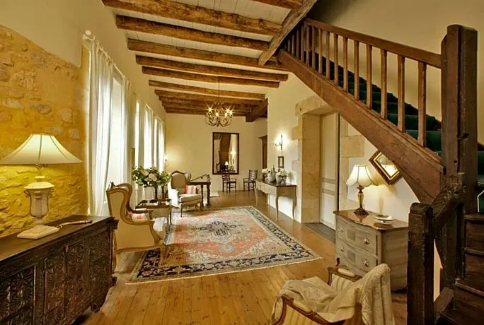 Le Prieuré Du Château De Biron - Image 1