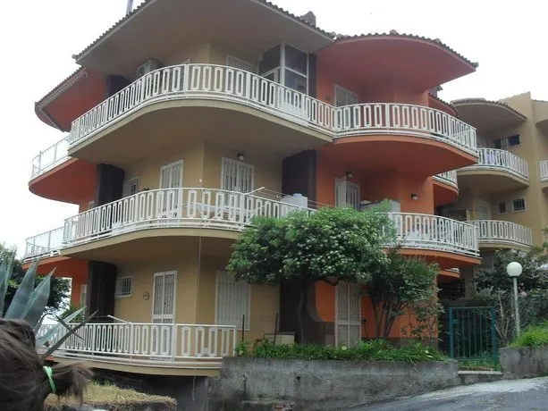 Casa Vacanze Acitrezza - Image 1