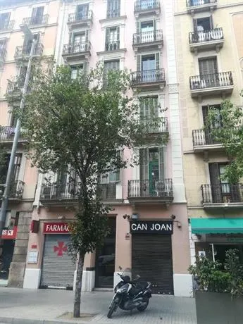 Romantic Barcelona Apartment - Image 1