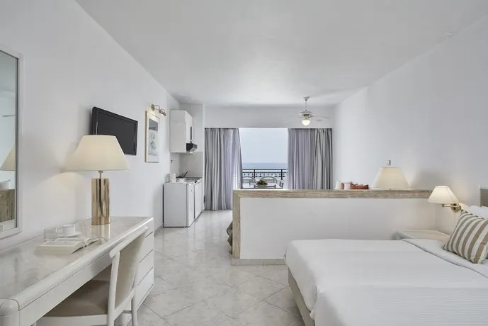Epsilon Hotel Apartments - Image 1