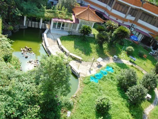 Kaining Seven Star Hotel - Image 1