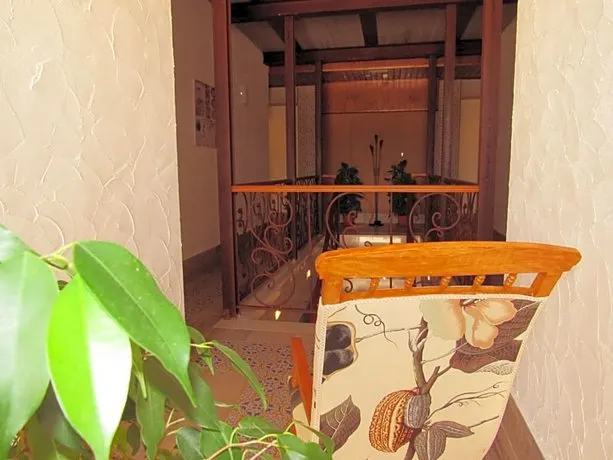 Hotel Bella Hellín - Image 1