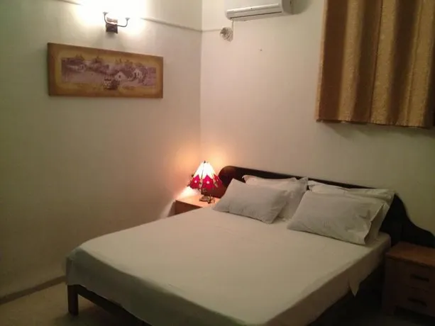 MORYA GUESTHOUSE - Image 1