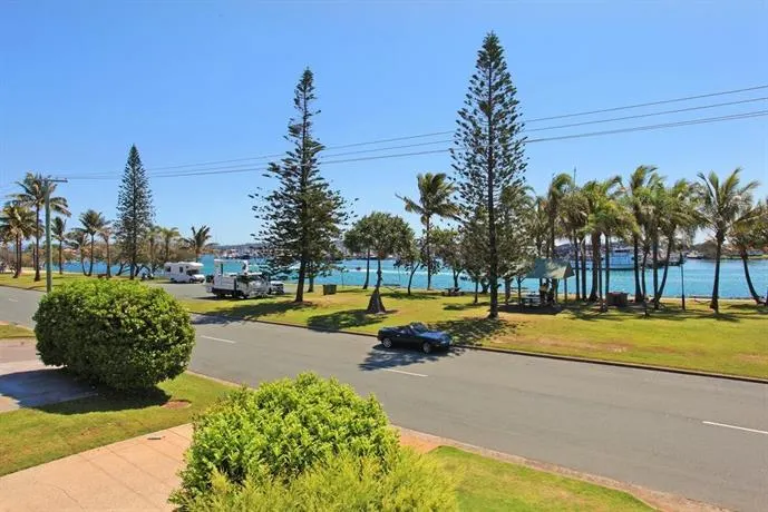 HARBOUR 10 - Image 1