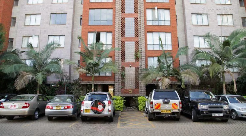 Tropical Towers Apartments - Image 1