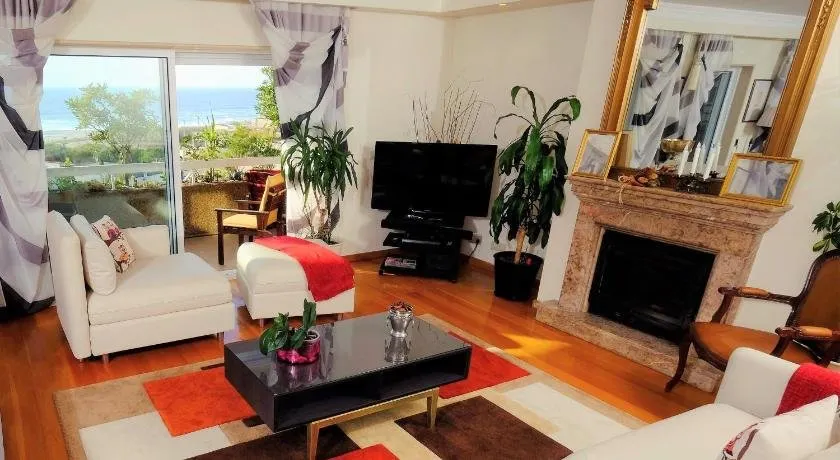 Exclusive Luxury4you – Beachfront Boutique Penthouse Apt! - Image 1