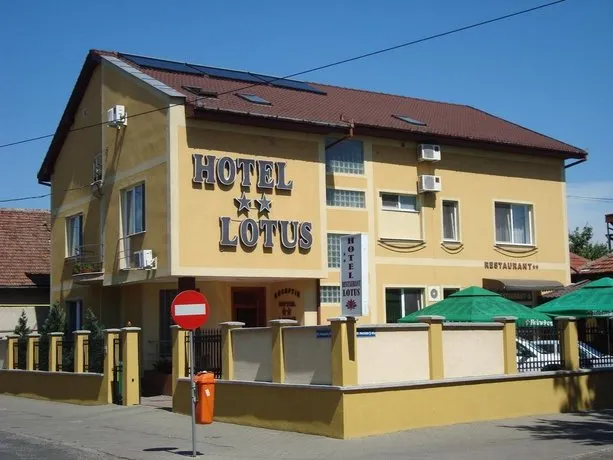 Hotel Lotus - Image 1
