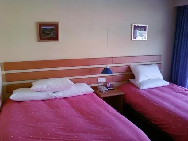 Home Inn (Hangzhou West Lake Yanan Road Longxiang Metro Station) - Image 1