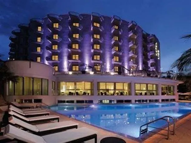 Luxusresorts by Nadya - Image 1