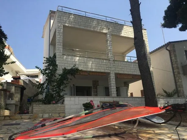 Apartment Busac - Image 1