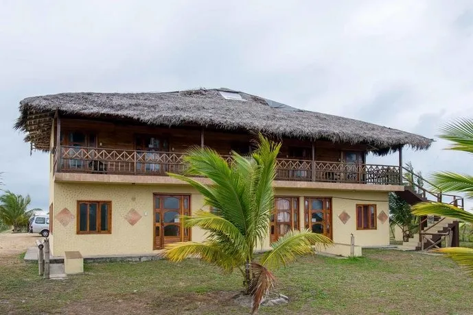 Toquilla Hotel - Image 1